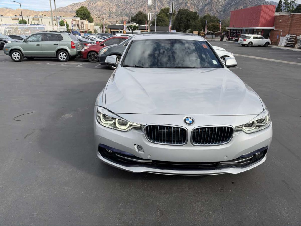 2017 BMW 3 Series Image 2