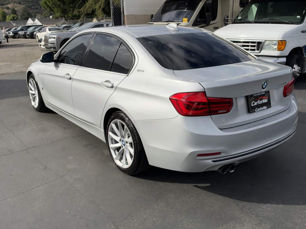 2017 BMW 3 Series Image 4