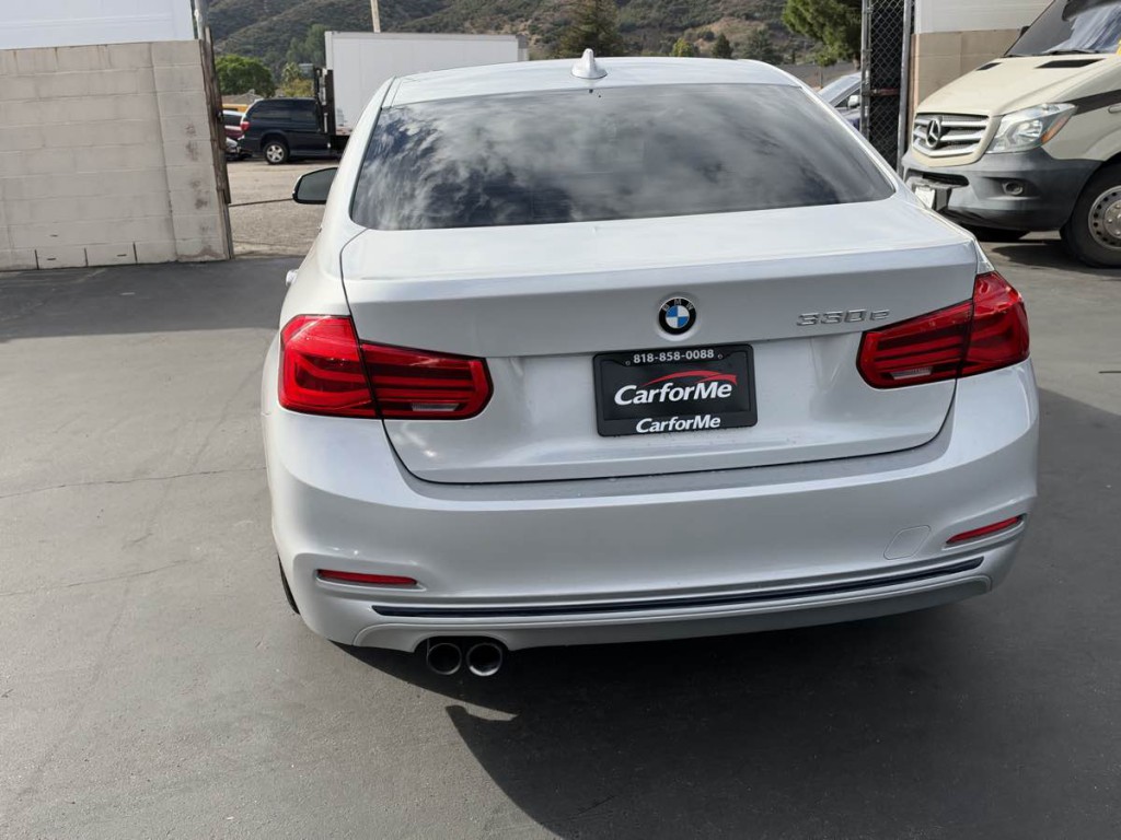2017 BMW 3 Series Image 5
