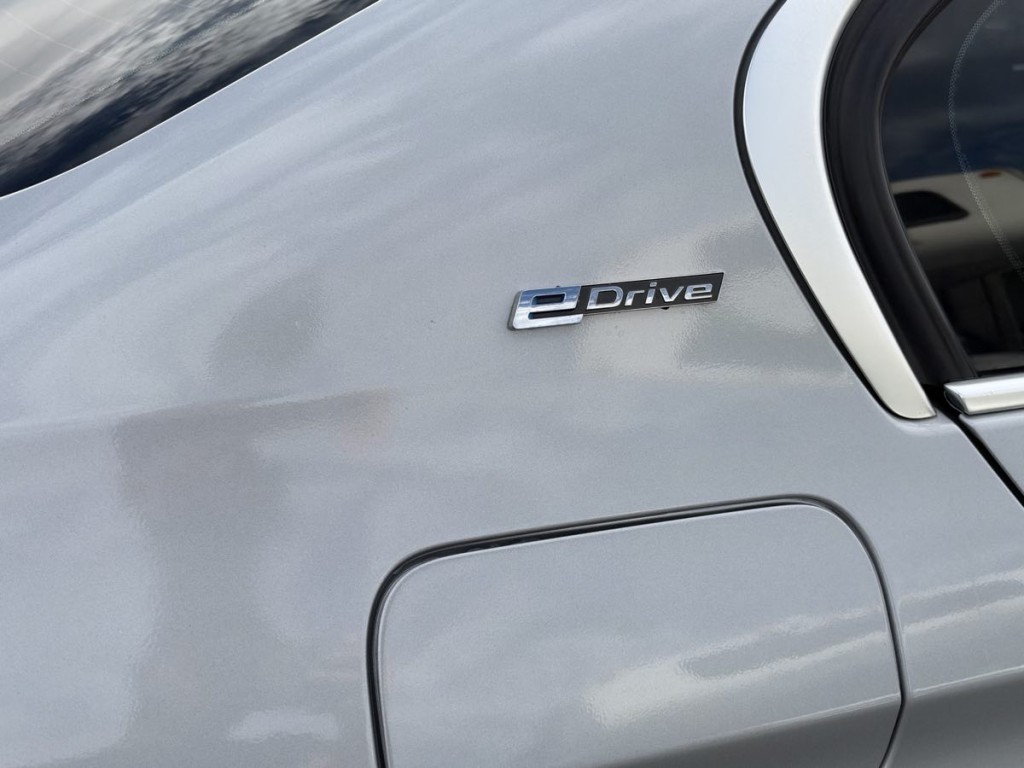 2017 BMW 3 Series Image 7