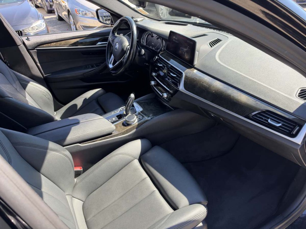 2019 BMW 5 Series Image 15