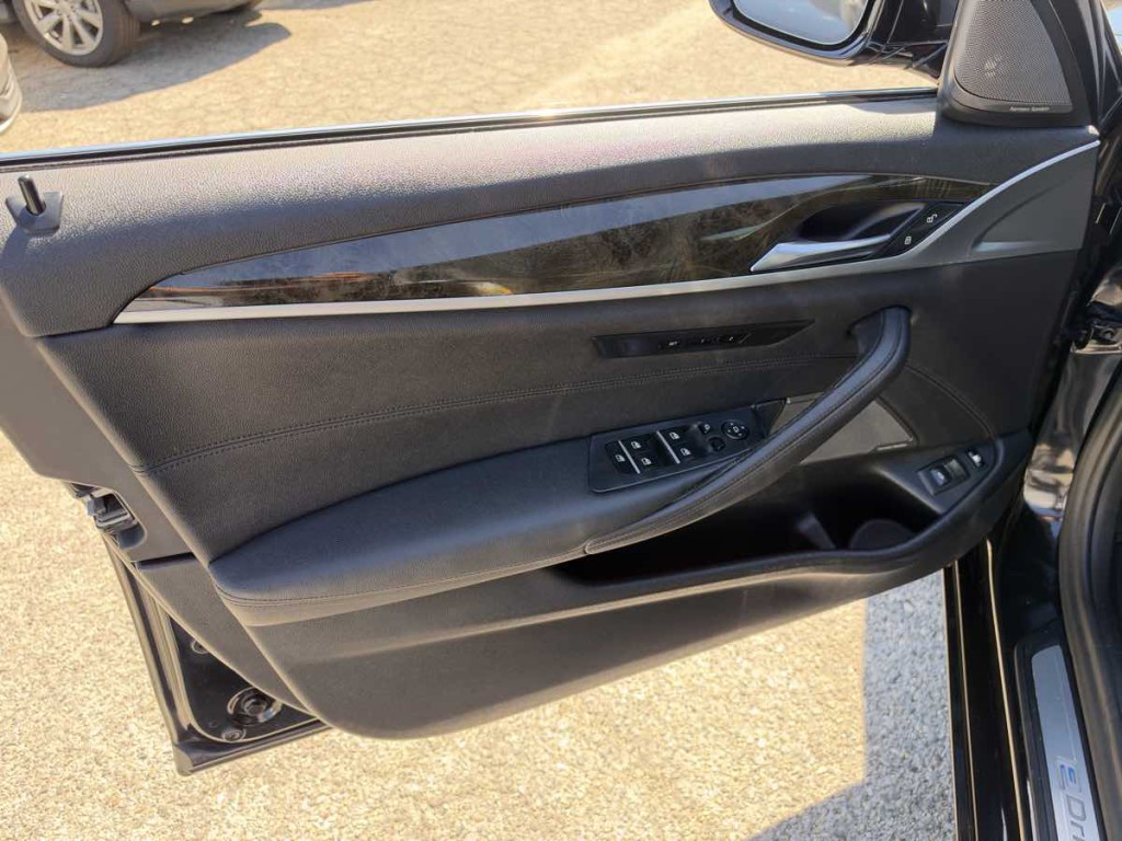 2019 BMW 5 Series Image 17