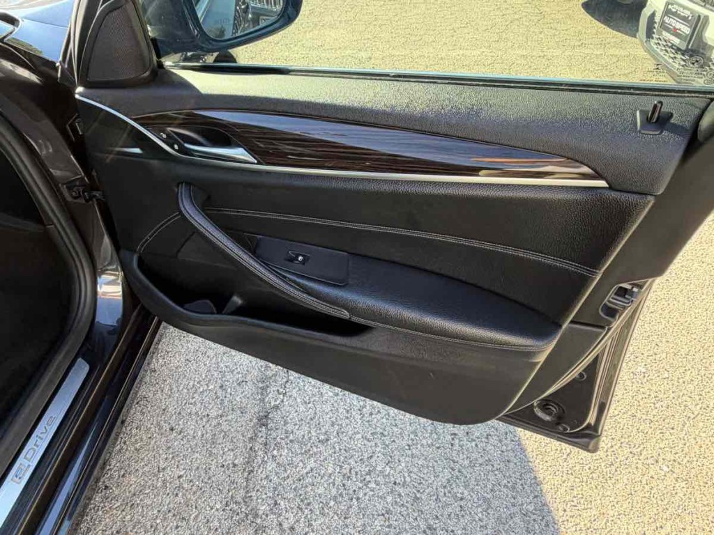 2019 BMW 5 Series Image 14