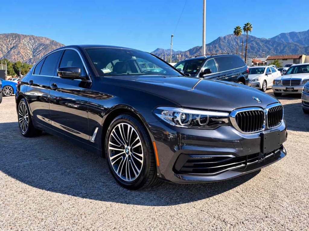 2019 BMW 5 Series Image 1