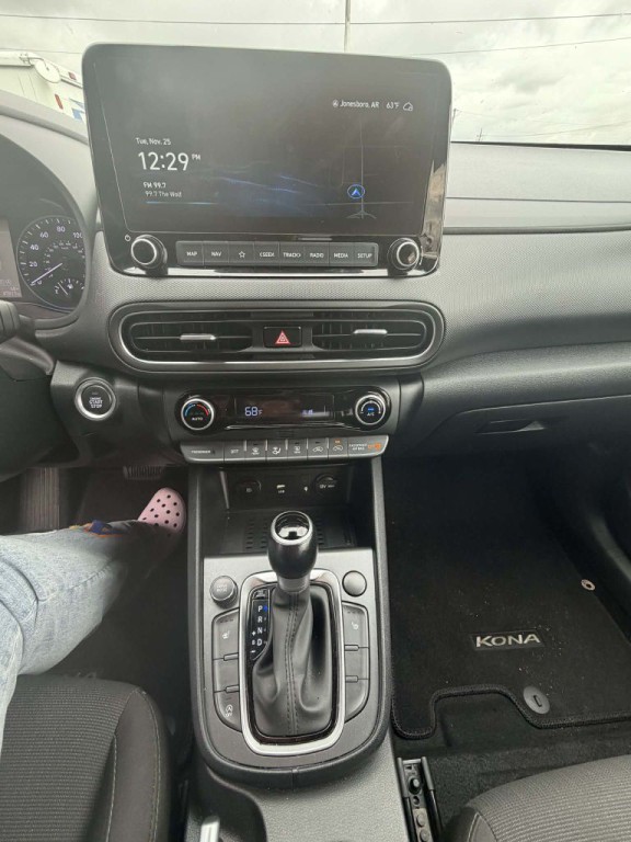 2023 Hyundai Kona Image 6