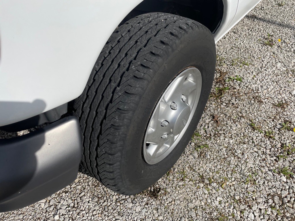 2003 Ford Econoline Image 4