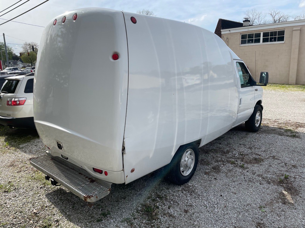 2003 Ford Econoline Image 7