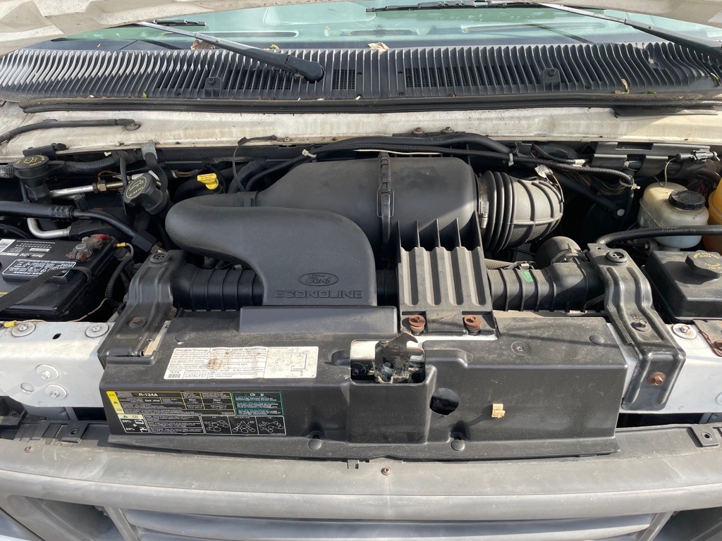 2003 Ford Econoline Image 19