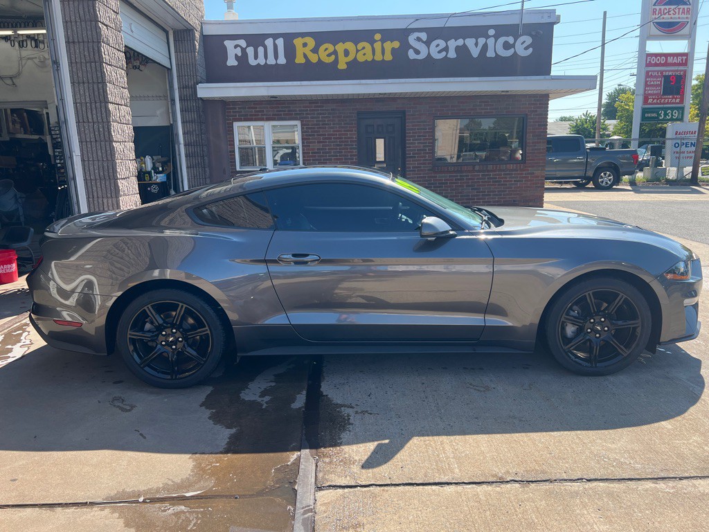 2019 Ford Mustang Image 4