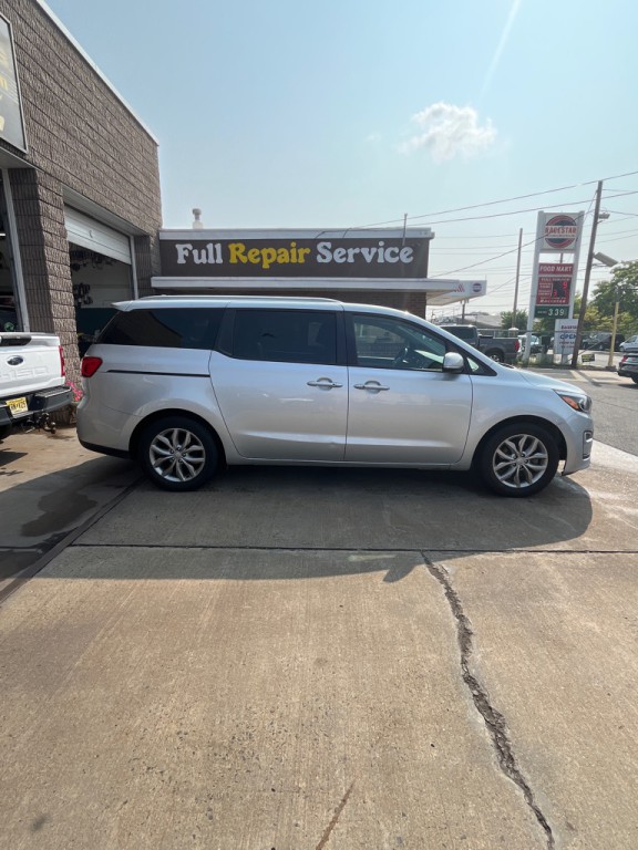 2021 Kia Sedona Image 4