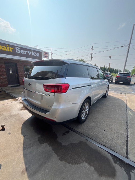 2021 Kia Sedona Image 5