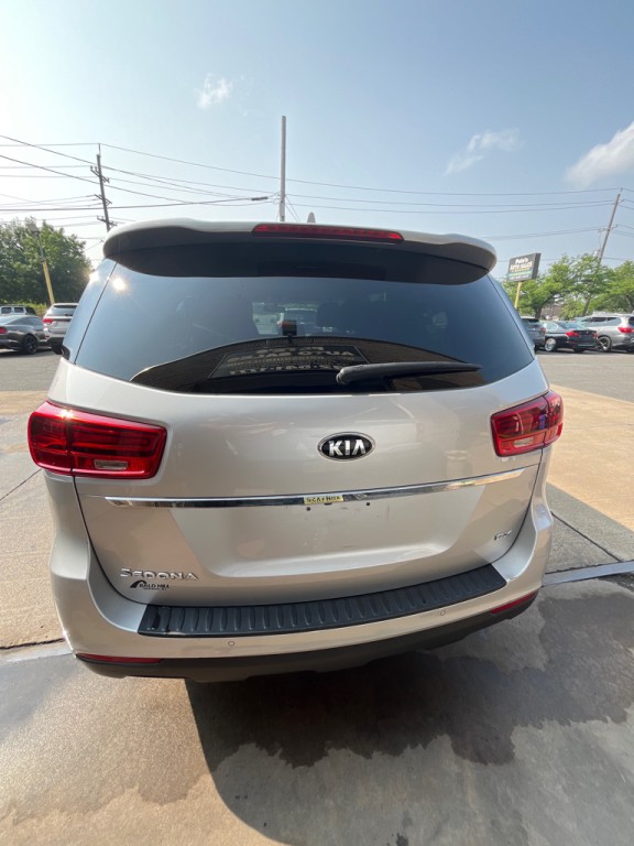 2021 Kia Sedona Image 6