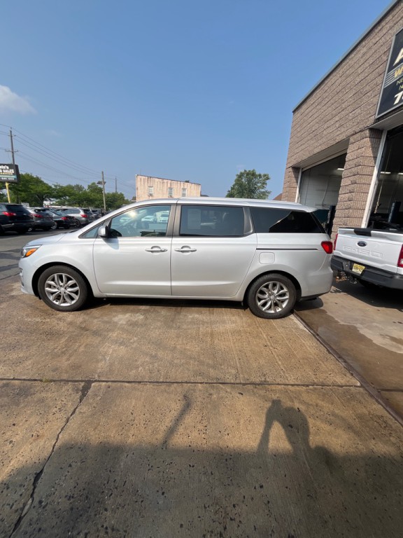 2021 Kia Sedona Image 8
