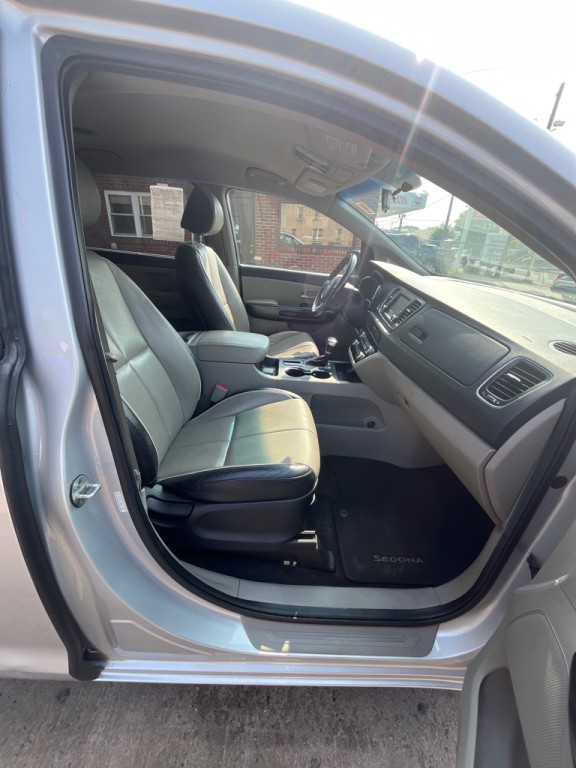 2021 Kia Sedona Image 12