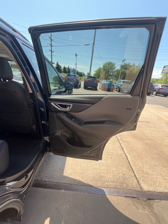 2019 Subaru Forester Image 14