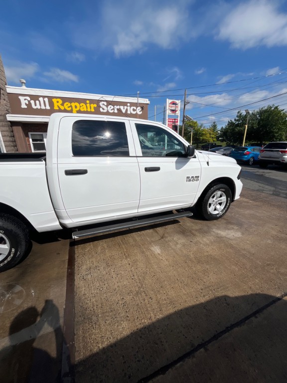 2016 RAM 1500 Image 4