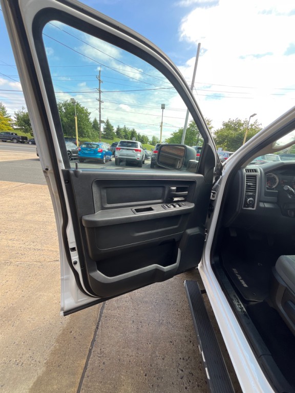2016 RAM 1500 Image 9