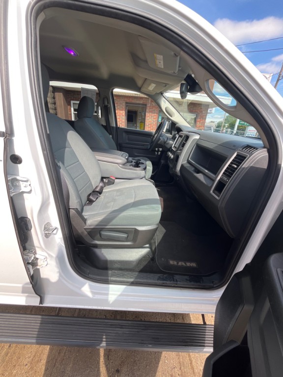 2016 RAM 1500 Image 12