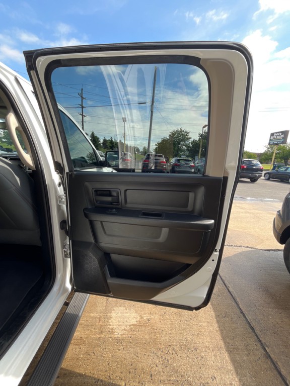 2016 RAM 1500 Image 14