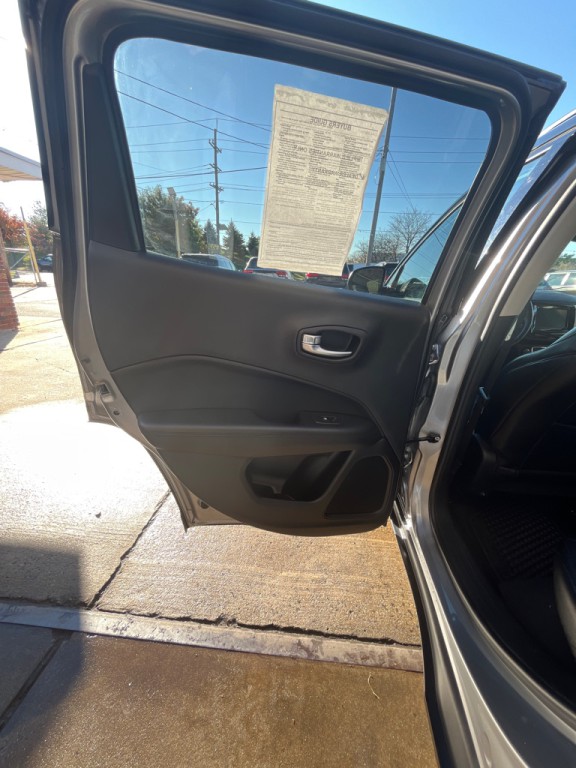 2018 Jeep Compass Image 16
