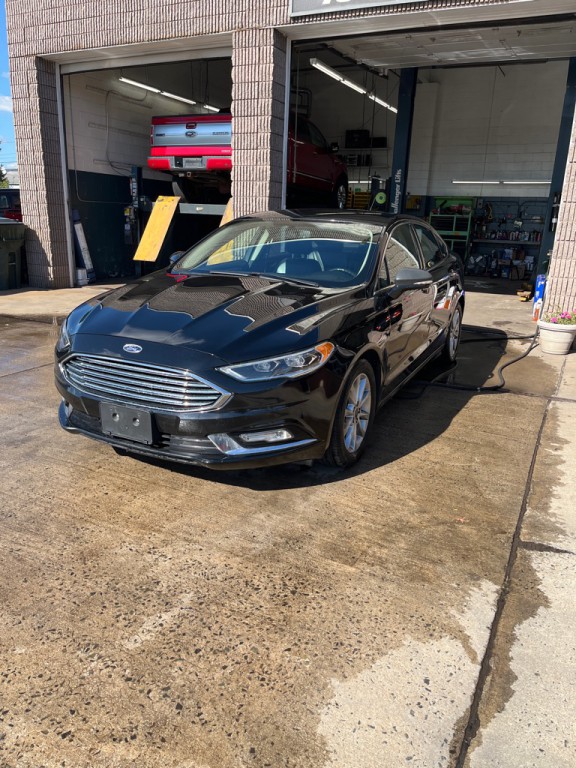 2017 Ford Fusion Image 1