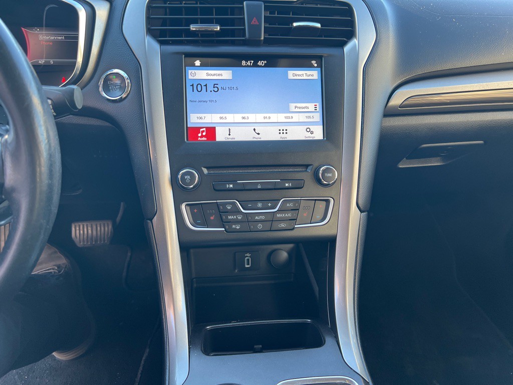 2017 Ford Fusion Image 9