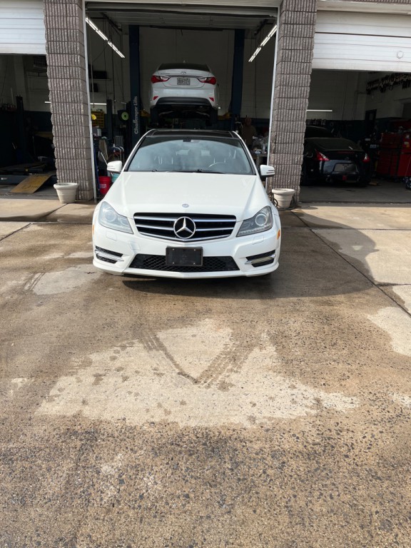 2012 Mercedes-Benz C-Class Image 2