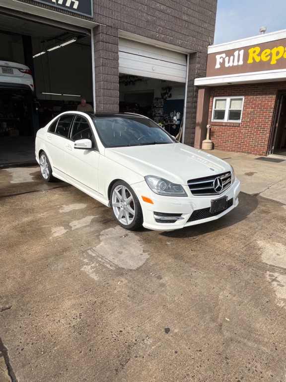 2012 Mercedes-Benz C-Class Image 3