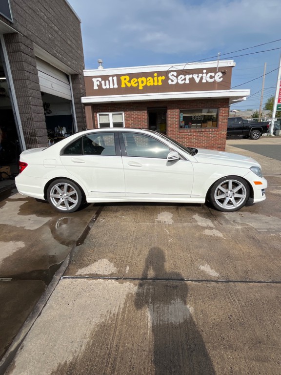 2012 Mercedes-Benz C-Class Image 4