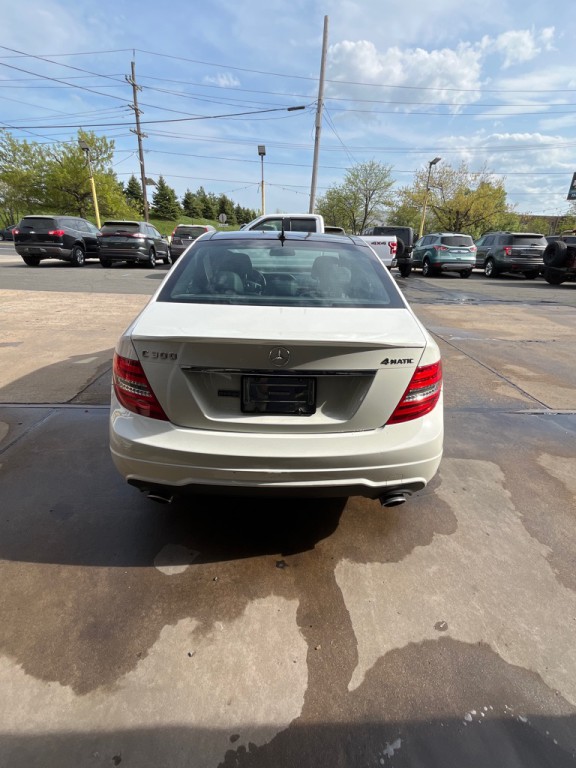 2012 Mercedes-Benz C-Class Image 6