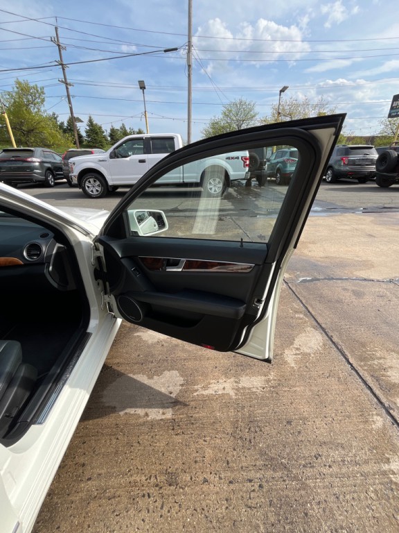 2012 Mercedes-Benz C-Class Image 11