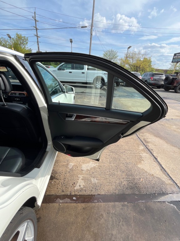 2012 Mercedes-Benz C-Class Image 14