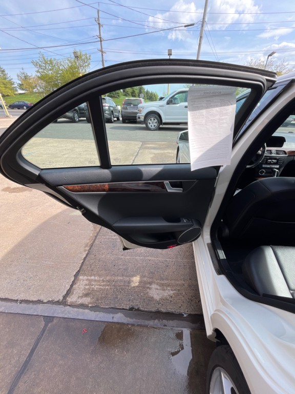 2012 Mercedes-Benz C-Class Image 16