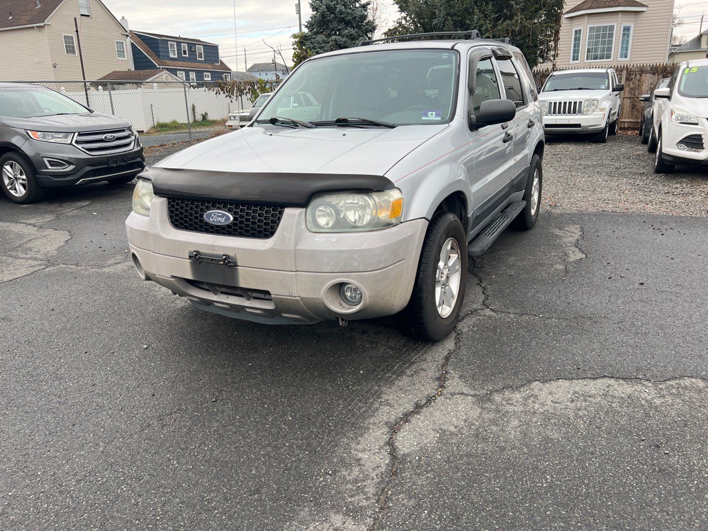 2005 Ford Escape Image 1