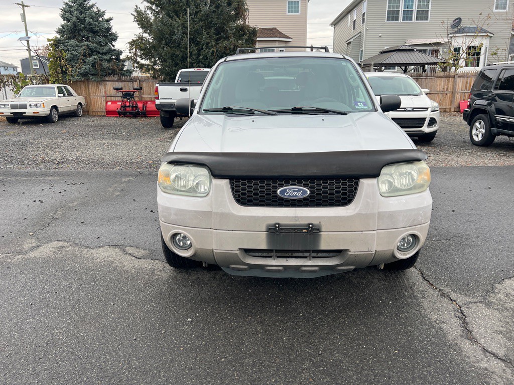 2005 Ford Escape Image 2