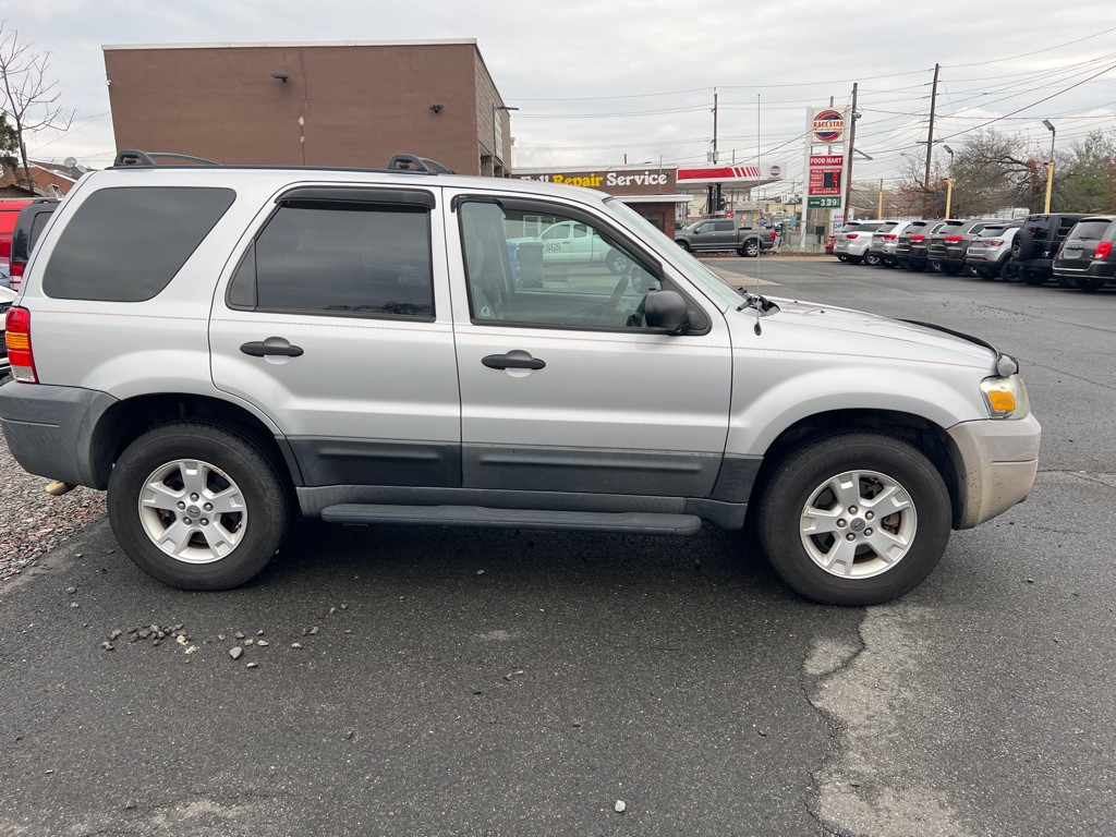 2005 Ford Escape Image 4