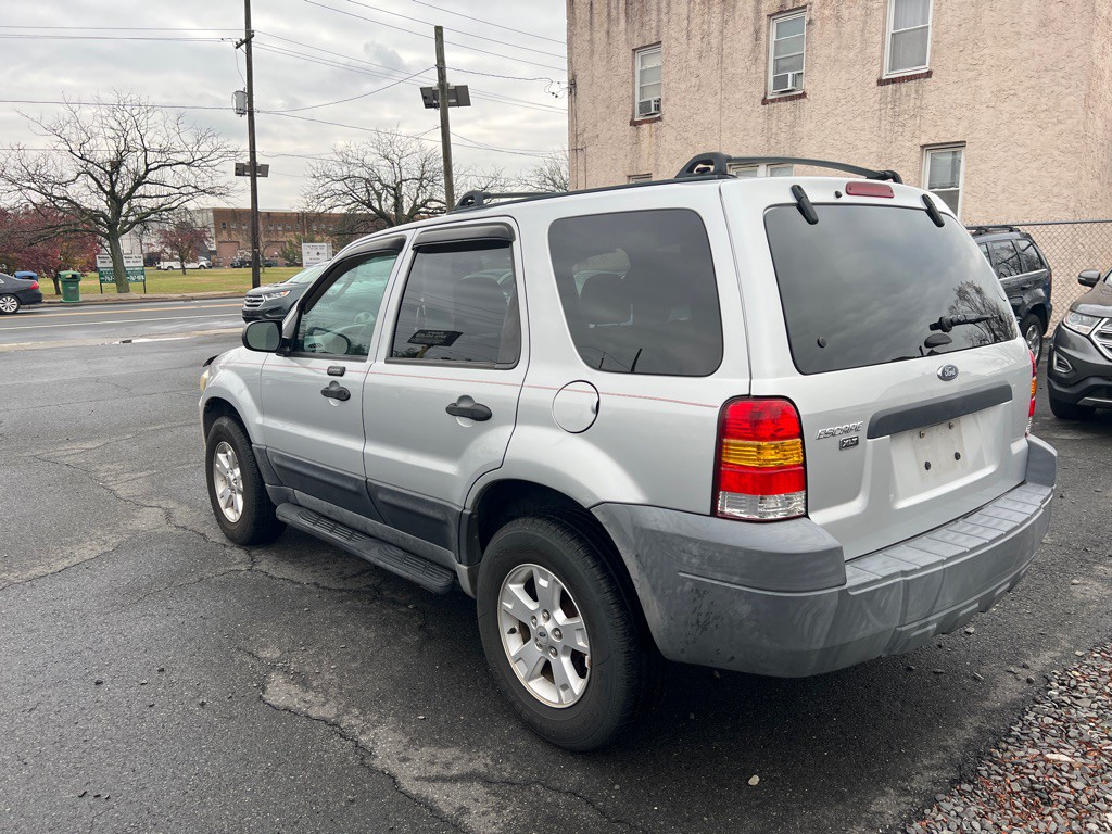 2005 Ford Escape Image 7