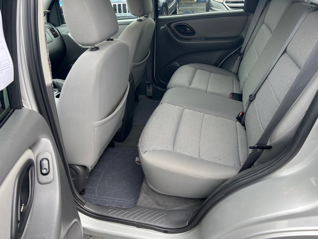 2005 Ford Escape Image 12