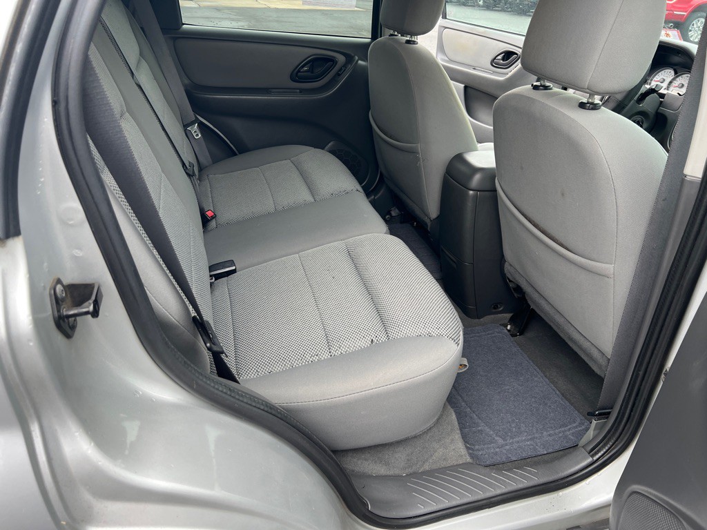 2005 Ford Escape Image 15