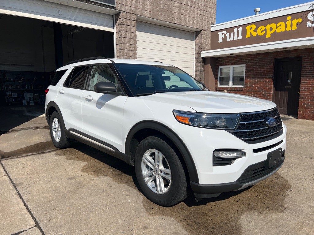 2021 Ford Explorer Image 3