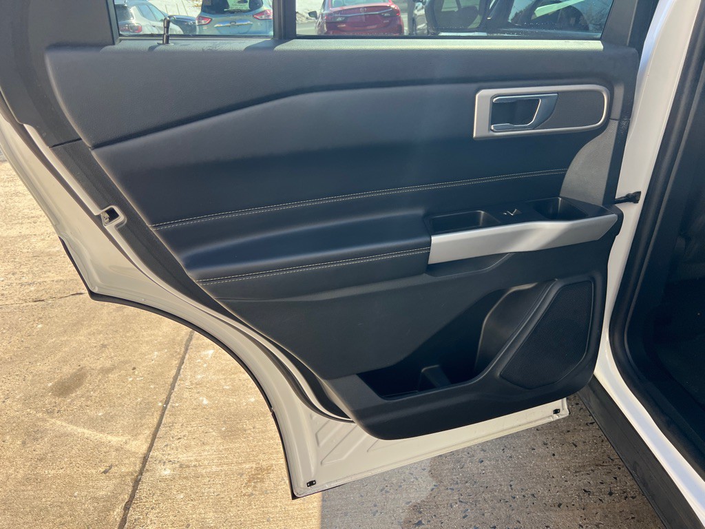 2021 Ford Explorer Image 15