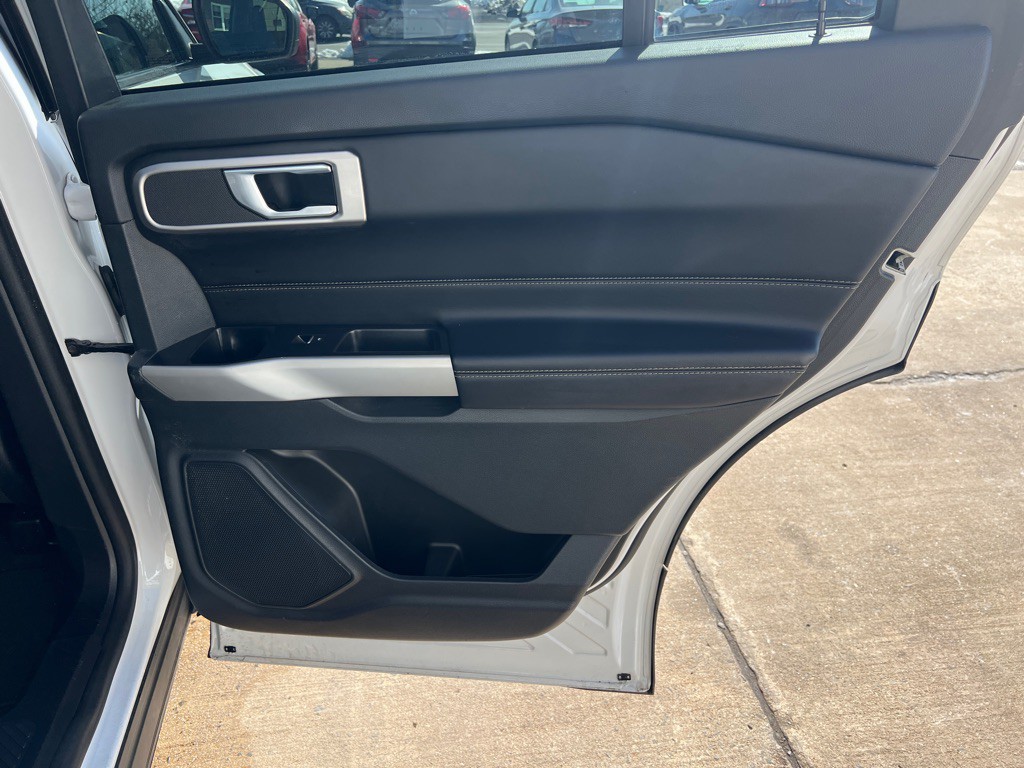 2021 Ford Explorer Image 18