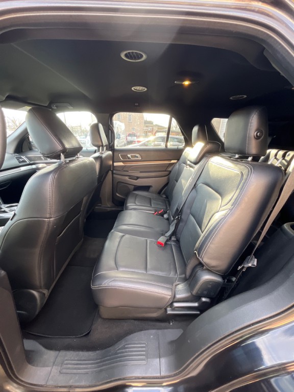 2019 Ford Explorer Image 16