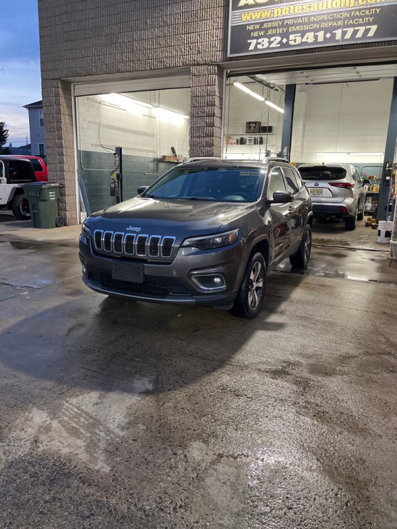 2019 Jeep Cherokee Image 1
