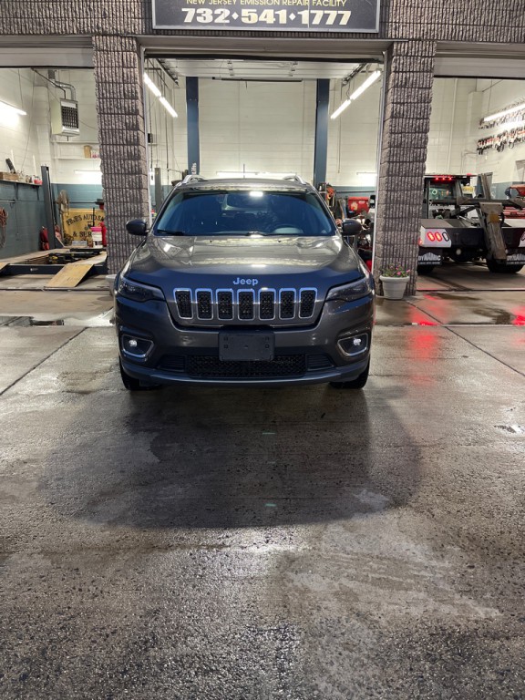 2019 Jeep Cherokee Image 2