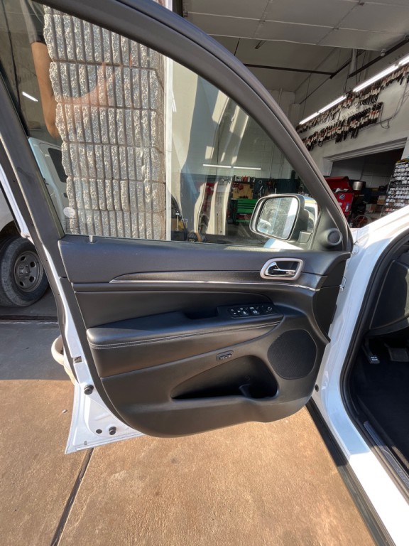 2015 Jeep Grand Cherokee Image 9