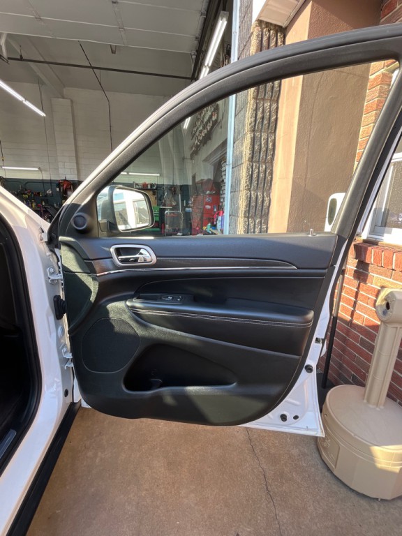 2015 Jeep Grand Cherokee Image 11