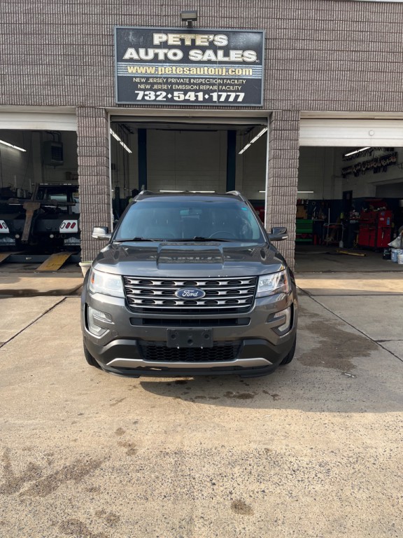 2017 Ford Explorer Image 2