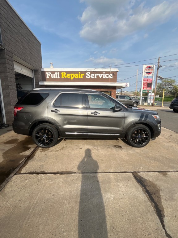 2017 Ford Explorer Image 4