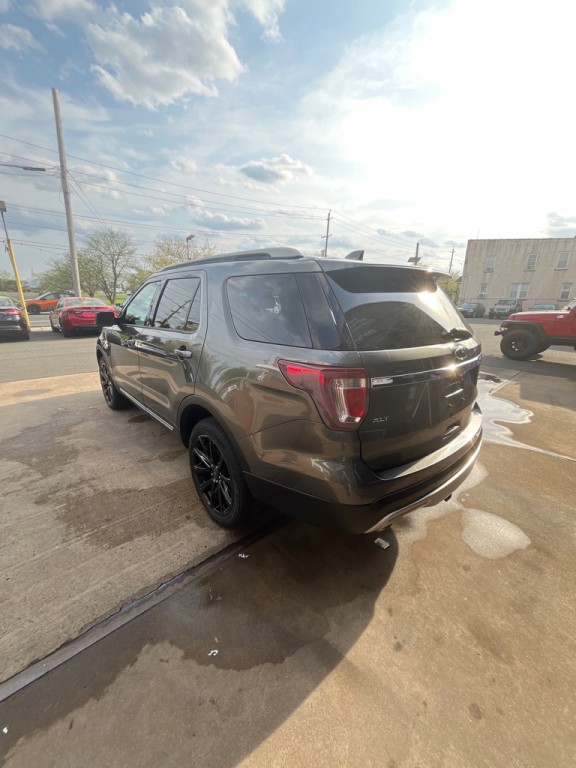 2017 Ford Explorer Image 7